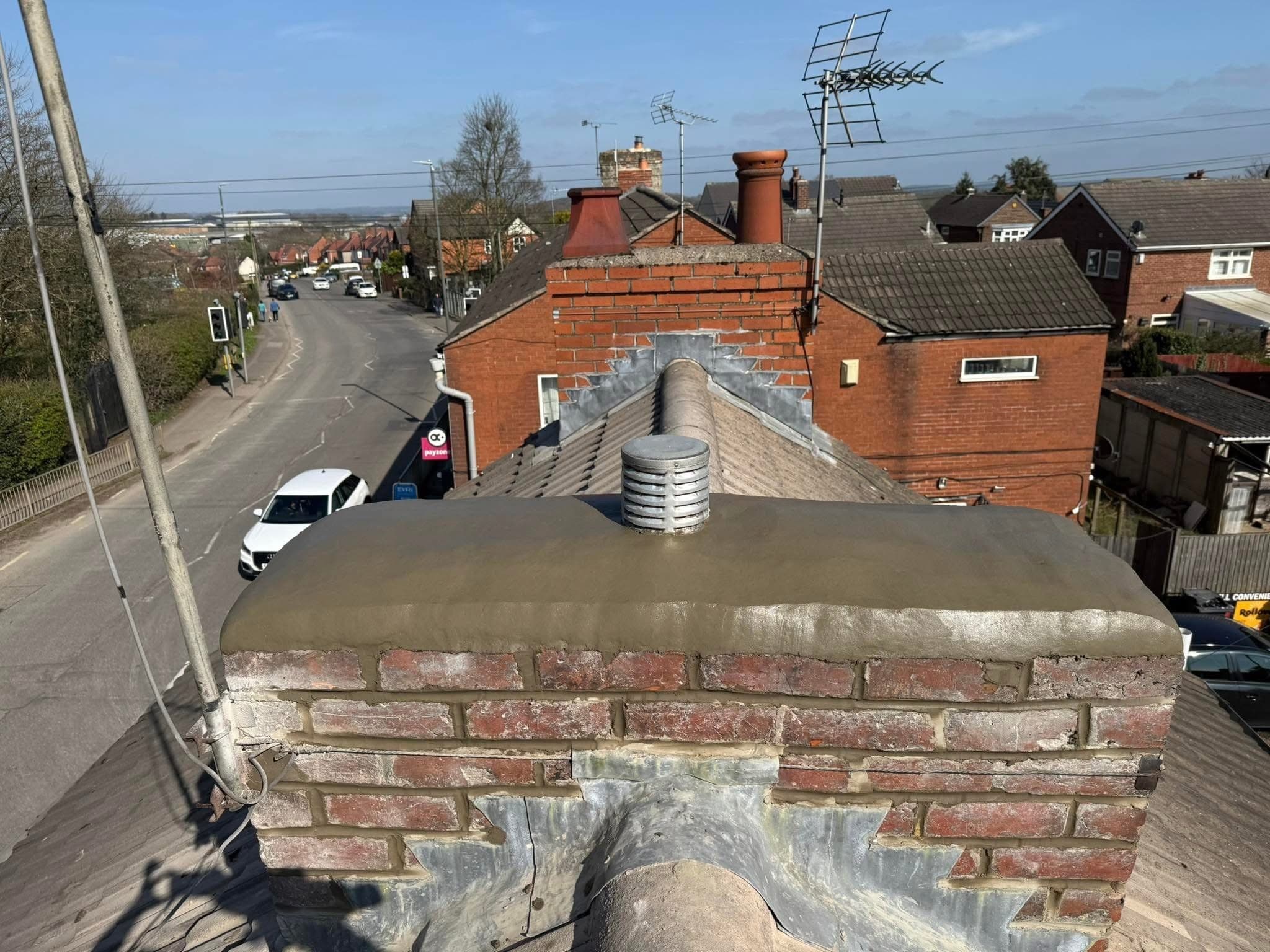 Small chimney repoint and re-flaunch